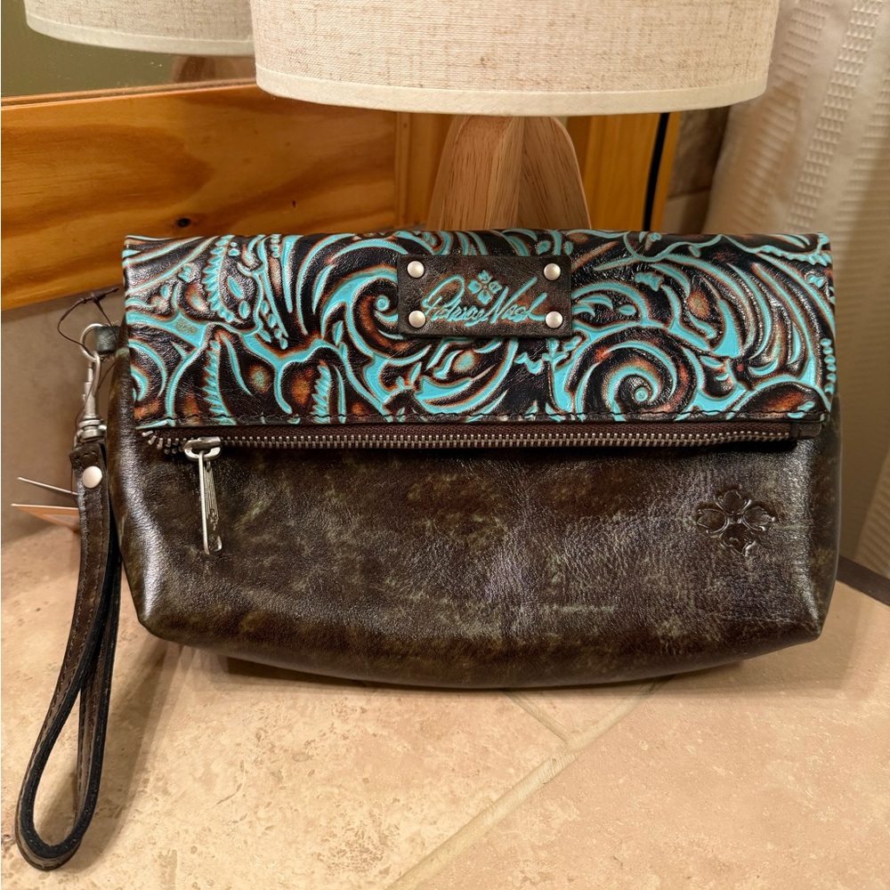 NWT Patricia Nash Tooled Turquoise Valerie Leather Wristlet